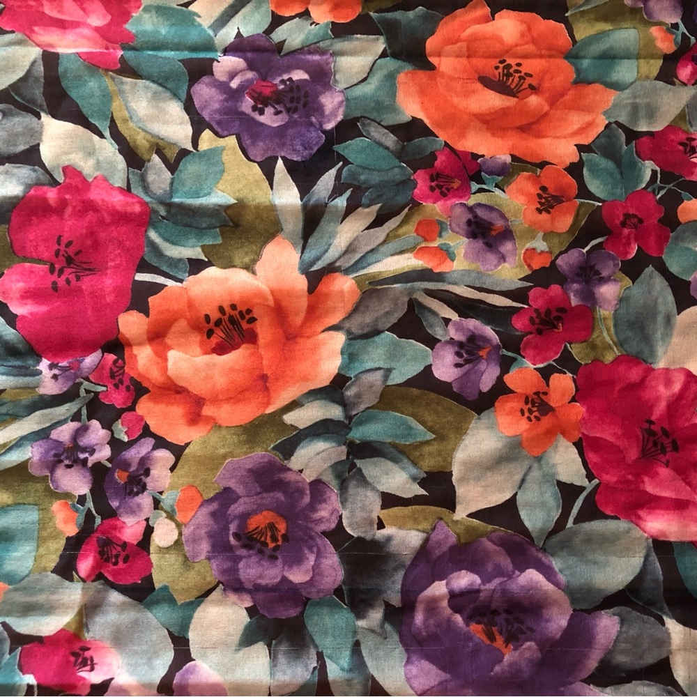 EUC Floral Rectangular Scarf - Picture 4 of 4